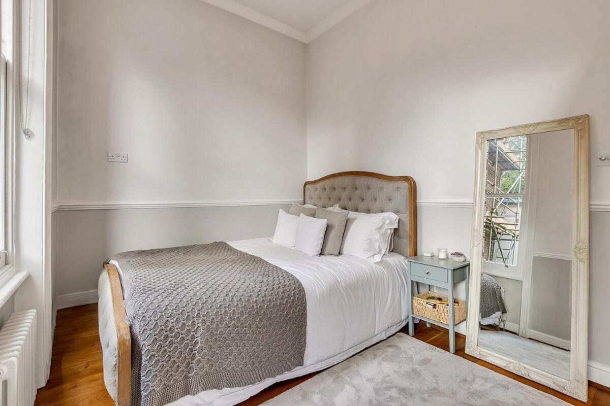 Luxury Kensington Flat - Private Garden - Tube 4 Min Walk Apartment London Exterior photo
